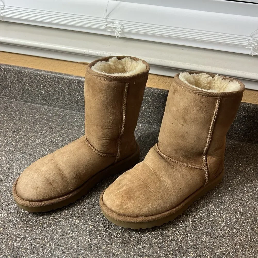 UGG Tan Suede Winter Boots Sheepskin Lining Womens Size 6 Pull On Comfort Casual